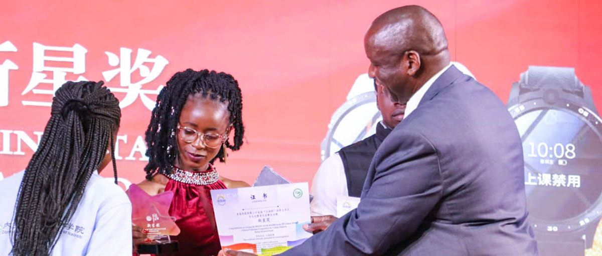 Masha Owuor, Journalism Student, Wins Prestigious Rising Star Award at the 25th Chinese Proficiency Bridge Competition